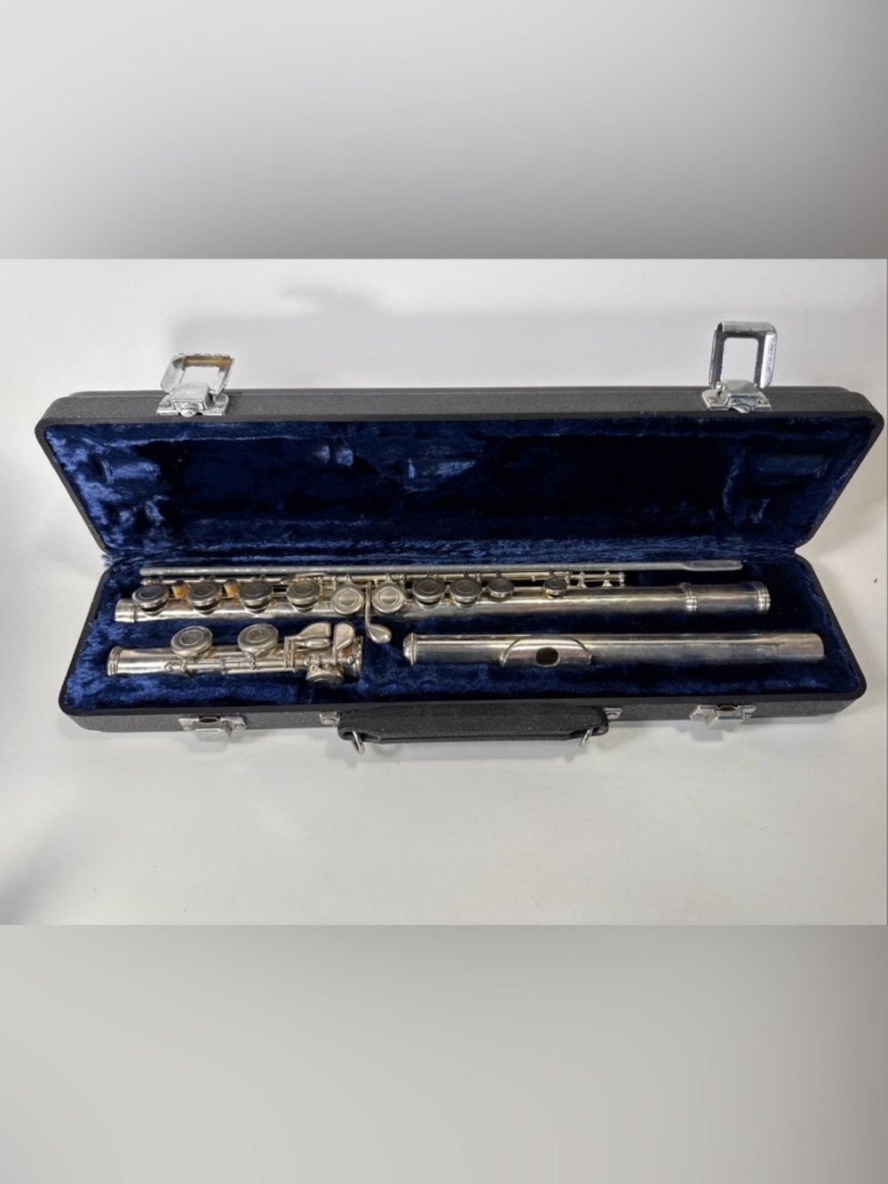 Silver Student Flute with Blue Hard Case untested.
